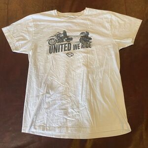 Harley Davidson Mens shirt Large. Short sleeve shirt. Vintage style.